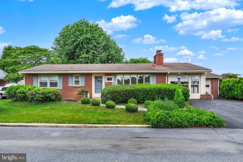 115 DOWNEY DRIVE, Chambersburg, PA 17202