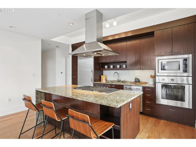 1001 Nw LOVEJOY St 512, Portland, OR 97209
