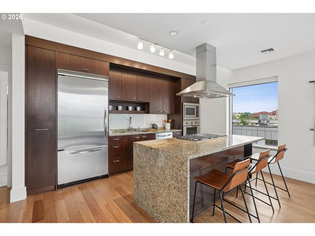 1001 Nw LOVEJOY St 512, Portland, OR 97209