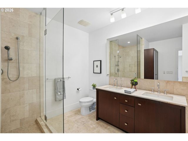 1001 Nw LOVEJOY St 512, Portland, OR 97209