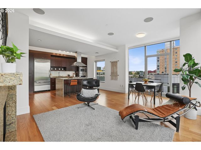 1001 Nw LOVEJOY St 512, Portland, OR 97209