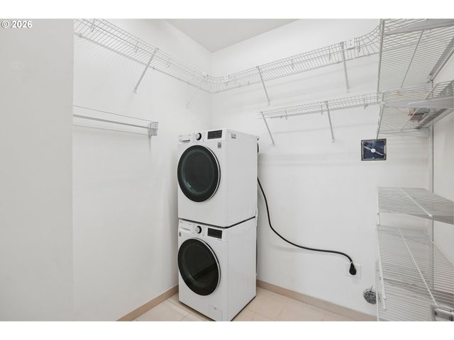 1001 Nw LOVEJOY St 512, Portland, OR 97209