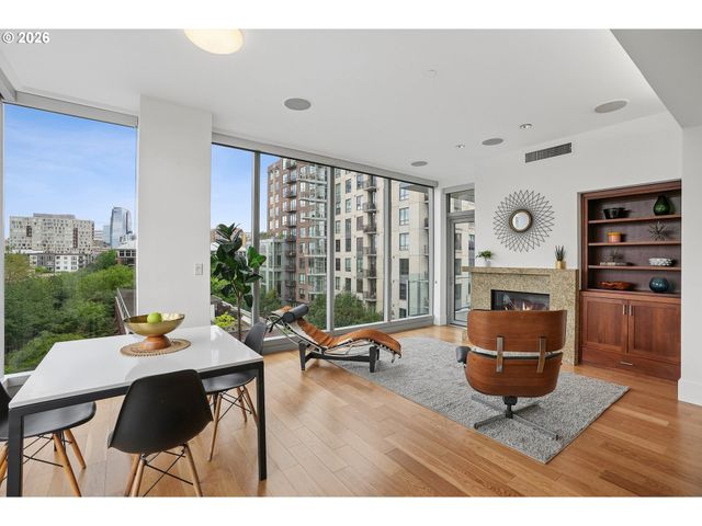 1001 Nw LOVEJOY St 512, Portland, OR 97209