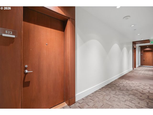 1001 Nw LOVEJOY St 512, Portland, OR 97209