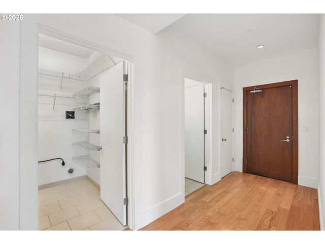 1001 Nw LOVEJOY St 512, Portland, OR 97209