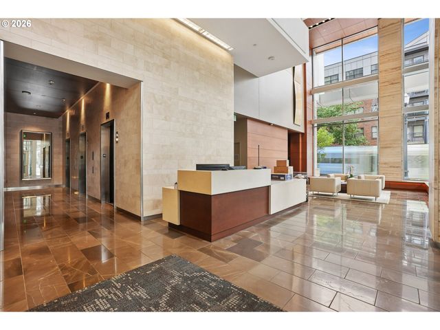 1001 Nw LOVEJOY St 512, Portland, OR 97209