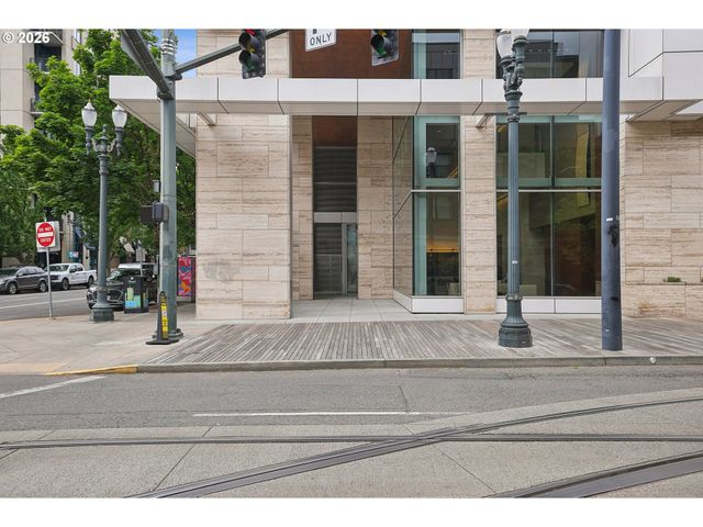 1001 Nw LOVEJOY St 512, Portland, OR 97209