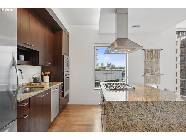 1001 Nw LOVEJOY St 512, Portland, OR 97209