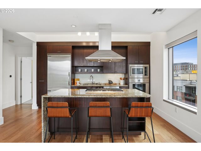 1001 Nw LOVEJOY St 512, Portland, OR 97209