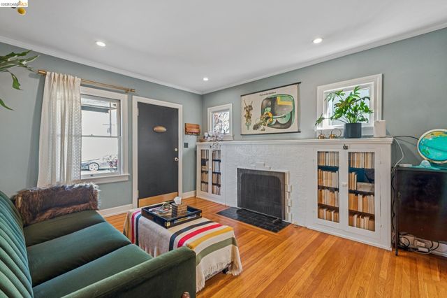 6004 Orchard Ave, Richmond, CA 94804