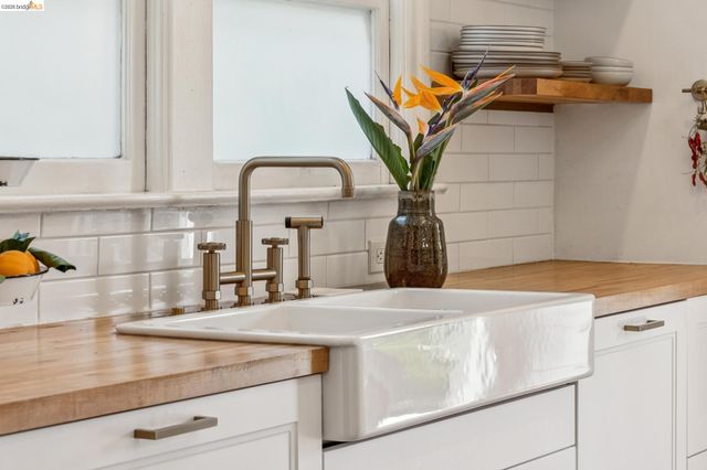 6004 Orchard Ave, Richmond, CA 94804