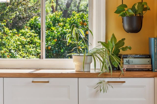 6004 Orchard Ave, Richmond, CA 94804