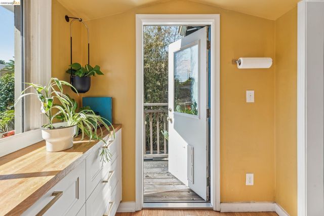 6004 Orchard Ave, Richmond, CA 94804