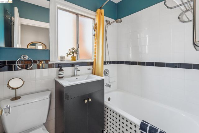 6004 Orchard Ave, Richmond, CA 94804