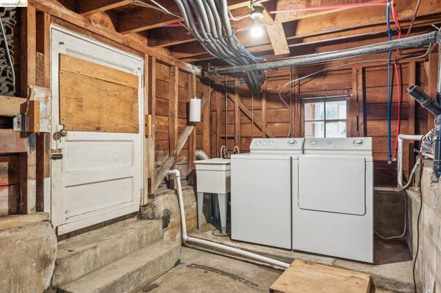 6004 Orchard Ave, Richmond, CA 94804