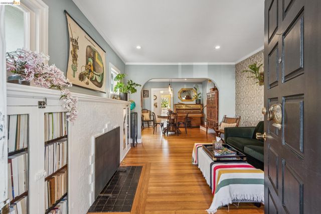 6004 Orchard Ave, Richmond, CA 94804