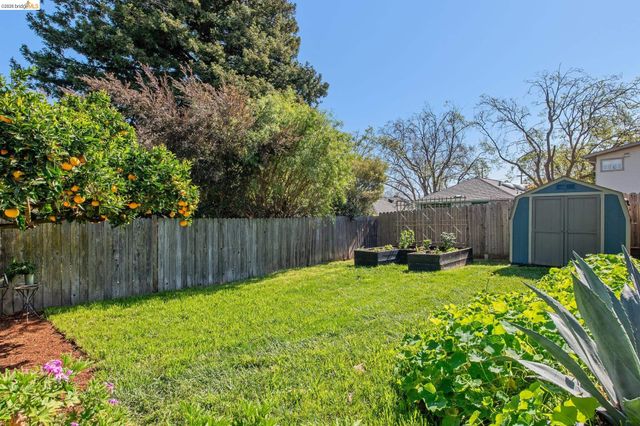 6004 Orchard Ave, Richmond, CA 94804