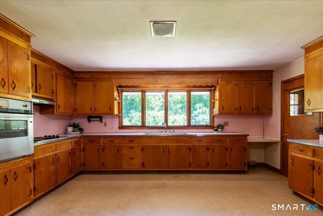 40 Tolland Turnpike, Willington, CT 06279