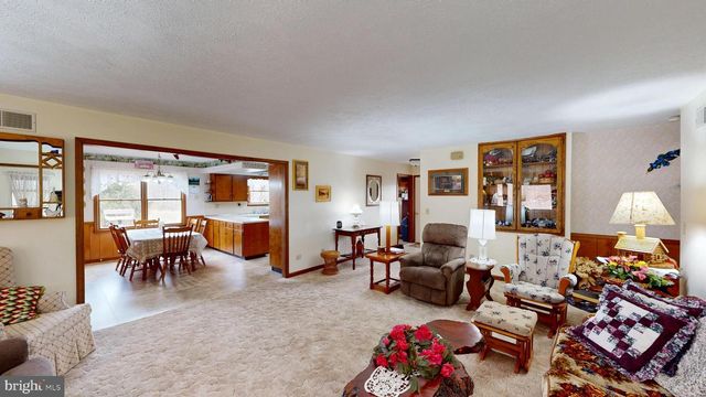 55 FAIRFAX CORNER RD, Cabins, WV 26855