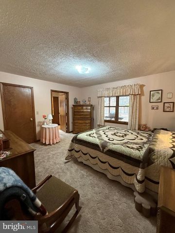 55 FAIRFAX CORNER RD, Cabins, WV 26855