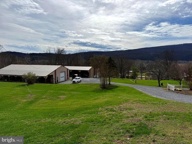55 FAIRFAX CORNER RD, Cabins, WV 26855