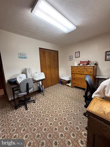 55 FAIRFAX CORNER RD, Cabins, WV 26855