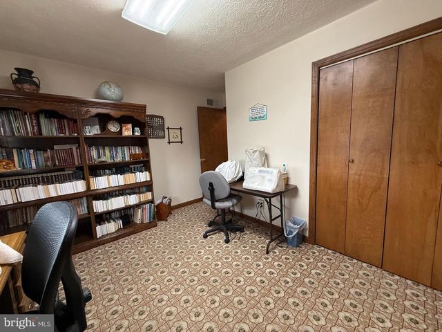 55 FAIRFAX CORNER RD, Cabins, WV 26855