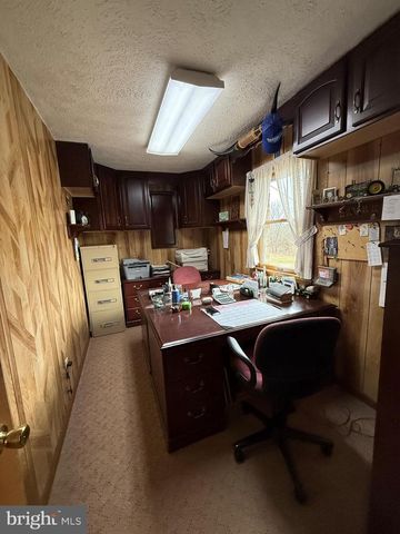 55 FAIRFAX CORNER RD, Cabins, WV 26855