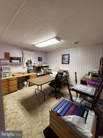 55 FAIRFAX CORNER RD, Cabins, WV 26855