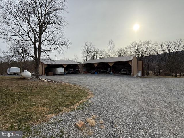 55 FAIRFAX CORNER RD, Cabins, WV 26855