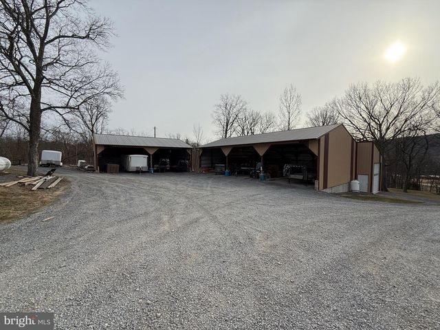 55 FAIRFAX CORNER RD, Cabins, WV 26855