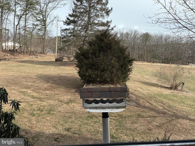 55 FAIRFAX CORNER RD, Cabins, WV 26855