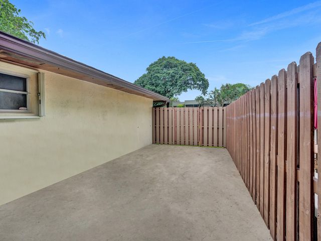 3747 E Valley Green Drive 76, Davie, FL 33328