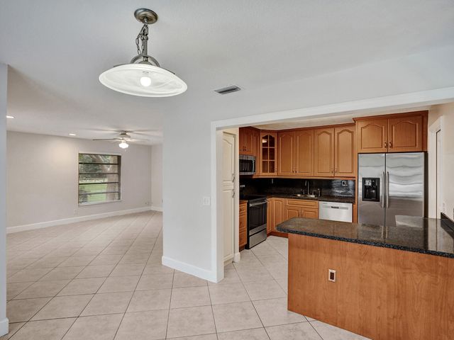 3747 E Valley Green Drive 76, Davie, FL 33328