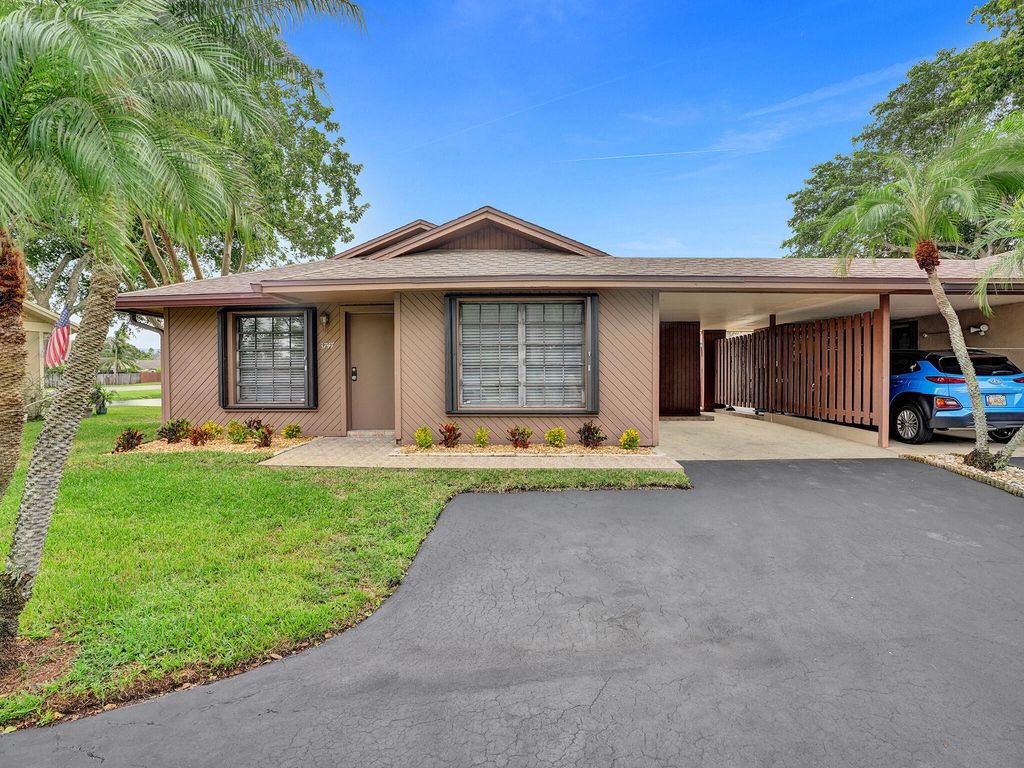 3747 E Valley Green Drive 76, Davie, FL 33328