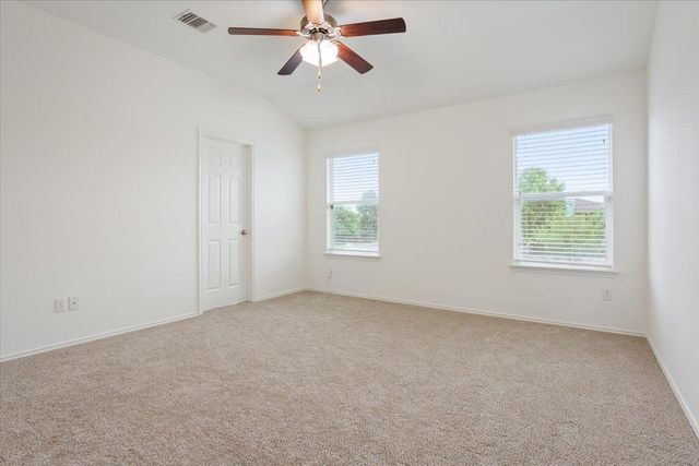 240 Foster LN, Jarrell, TX 76537