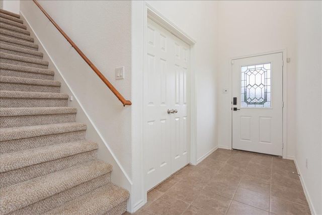 240 Foster LN, Jarrell, TX 76537