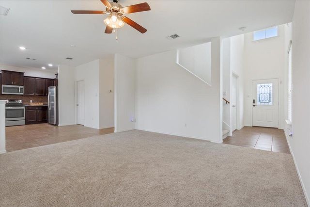 240 Foster LN, Jarrell, TX 76537