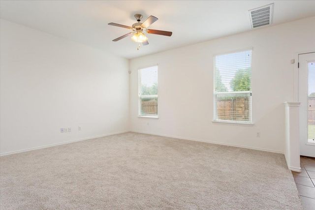 240 Foster LN, Jarrell, TX 76537