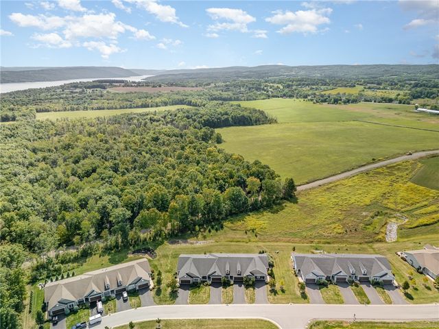 4037 St James Parkway, Canandaigua Town, NY 14424