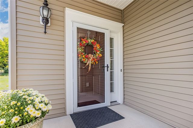 4037 St James Parkway, Canandaigua Town, NY 14424