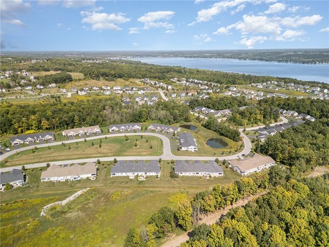 4037 St James Parkway, Canandaigua Town, NY 14424