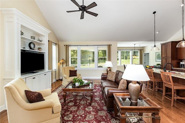 4037 St James Parkway, Canandaigua Town, NY 14424