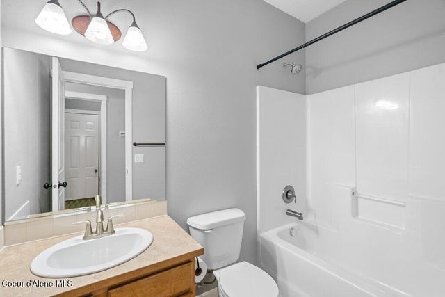 1366 N Brookhaven LN, Post Falls, ID 83854