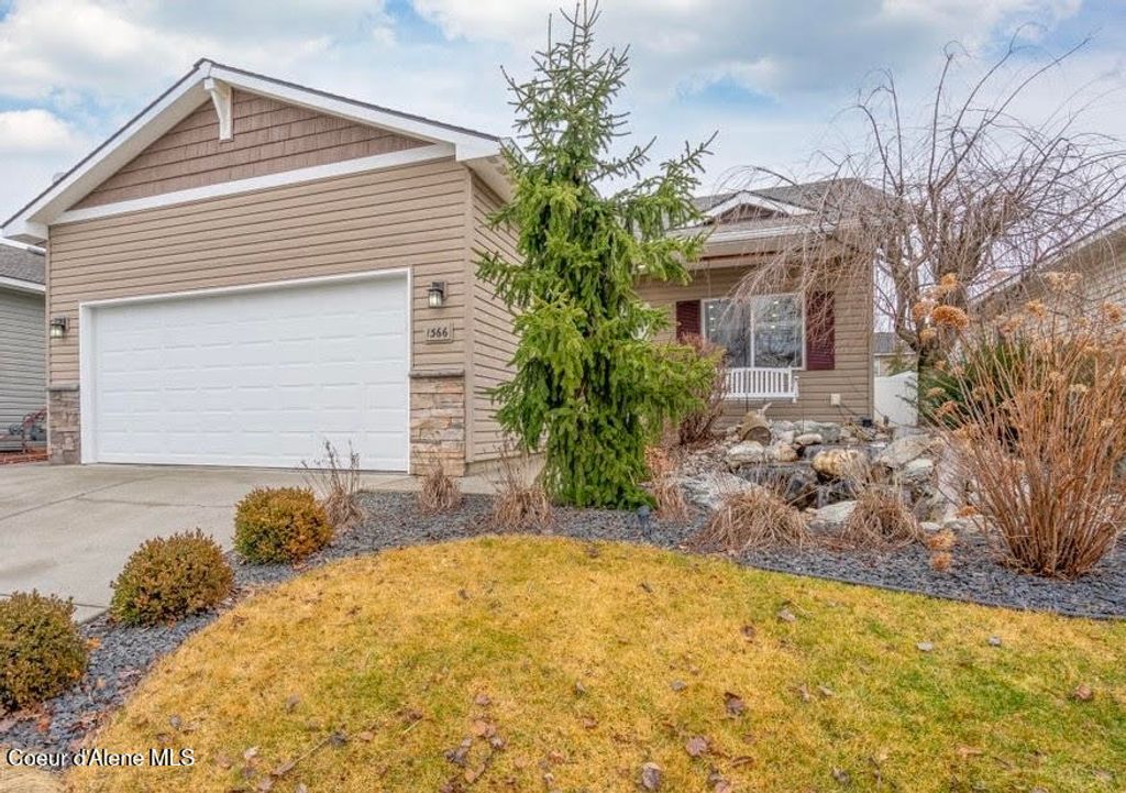 1366 N Brookhaven LN, Post Falls, ID 83854
