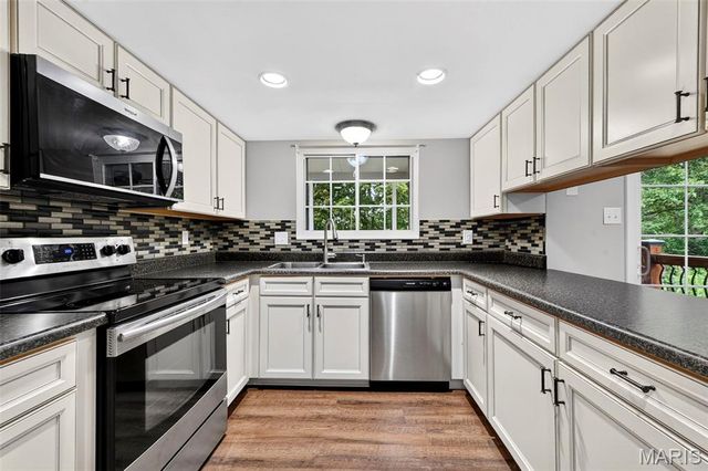 2972 Wheatfield Farms Drive, O'fallon, MO 63368