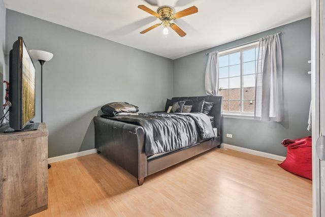 47 S Treehouse Lane, Round Lake, IL 60073