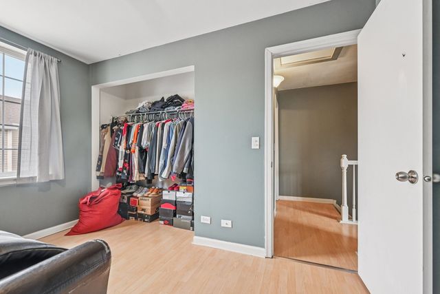 47 S Treehouse Lane, Round Lake, IL 60073