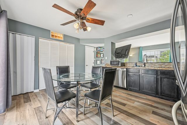 47 S Treehouse Lane, Round Lake, IL 60073