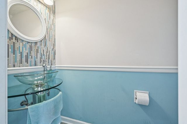 47 S Treehouse Lane, Round Lake, IL 60073